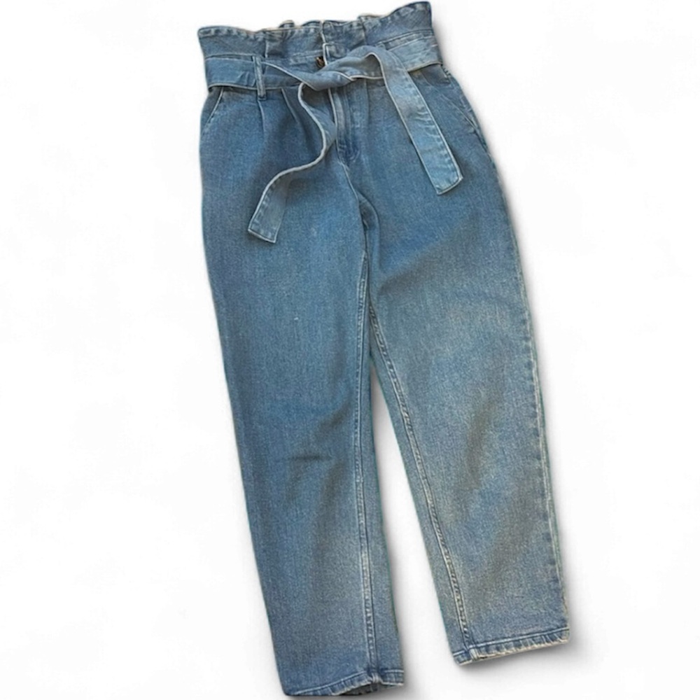 NWOT Who What Wear Light Wash Paperbag Ankle Length Jeans